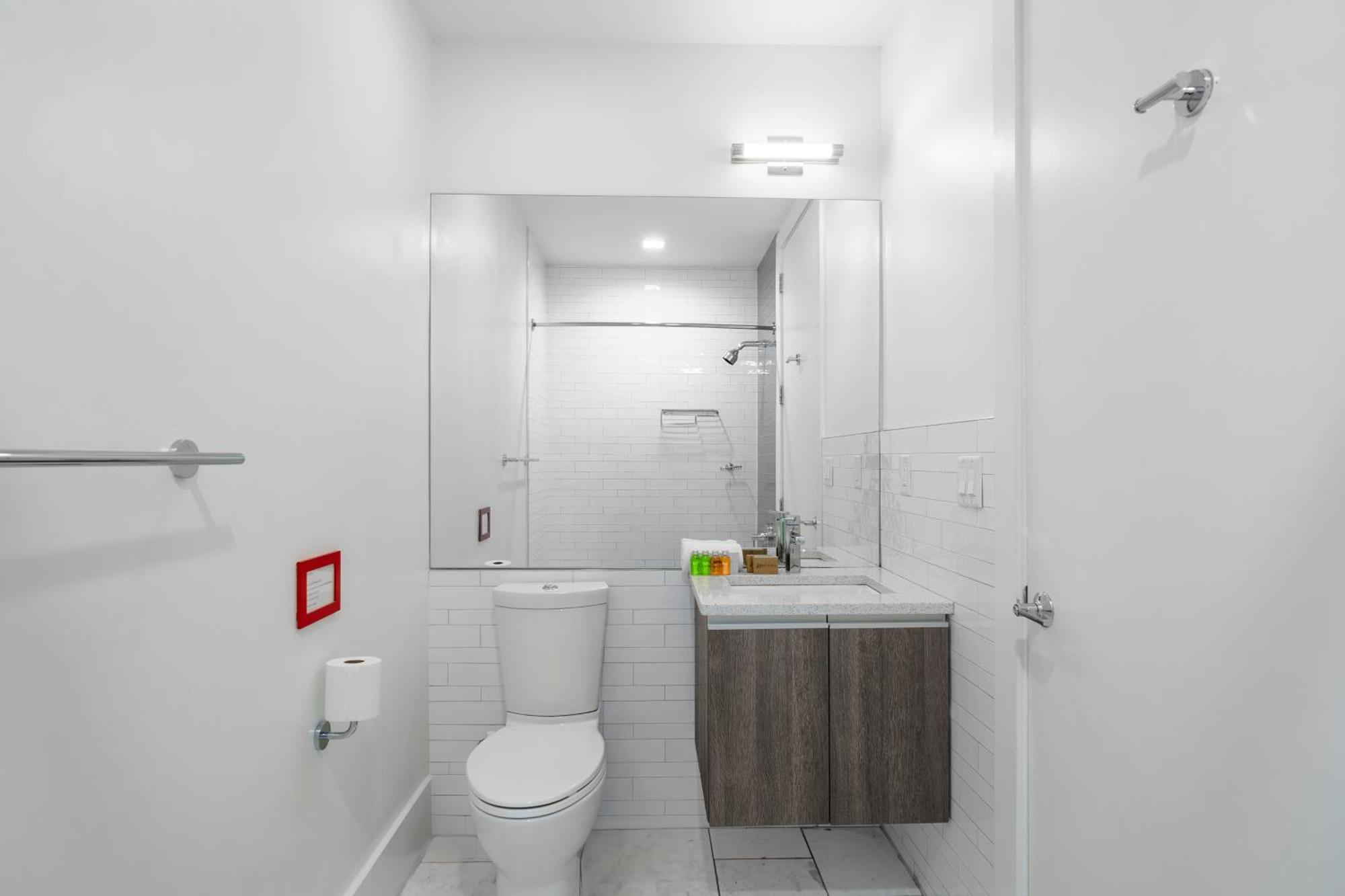 Dharma Apartment *
